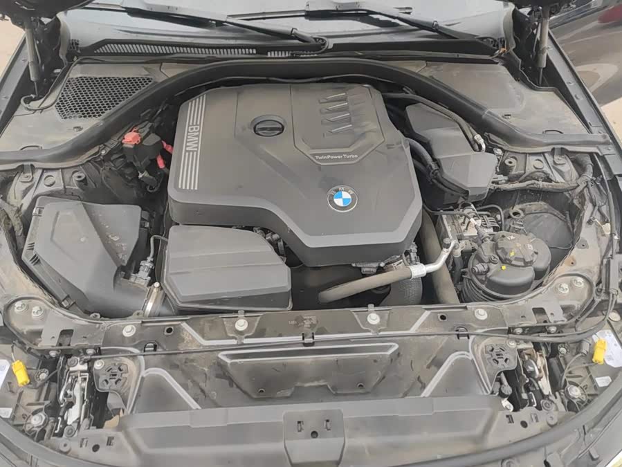 BMW 3 Series 2024, фото 10