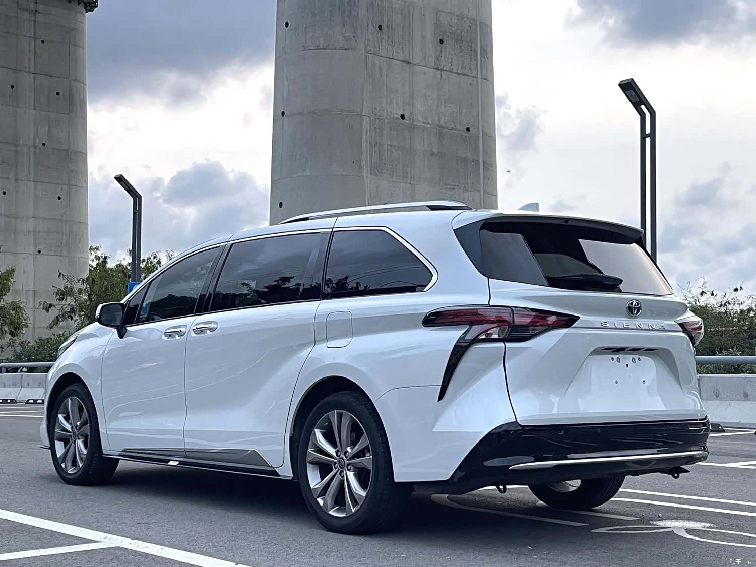 Toyota Sienna, 2024 4