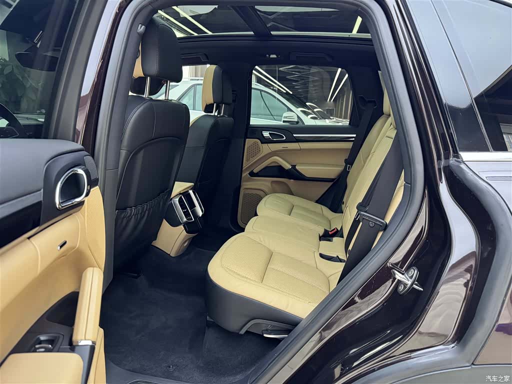 Porsche Cayenne, 2017 11
