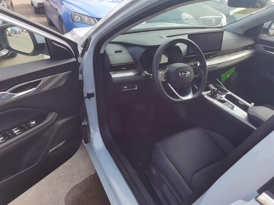 Geely Emgrand L HiP Geely Emgrand L HiP