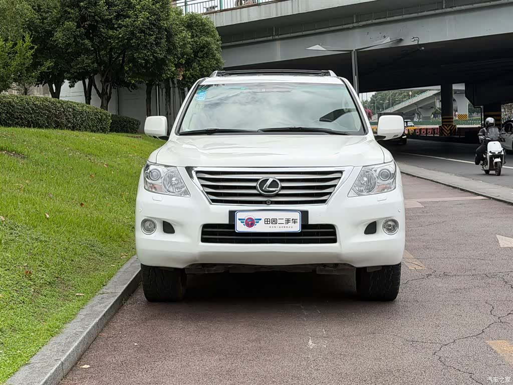 Lexus LX, 2009 2