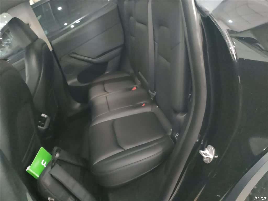 Tesla Model Y, 2024 13