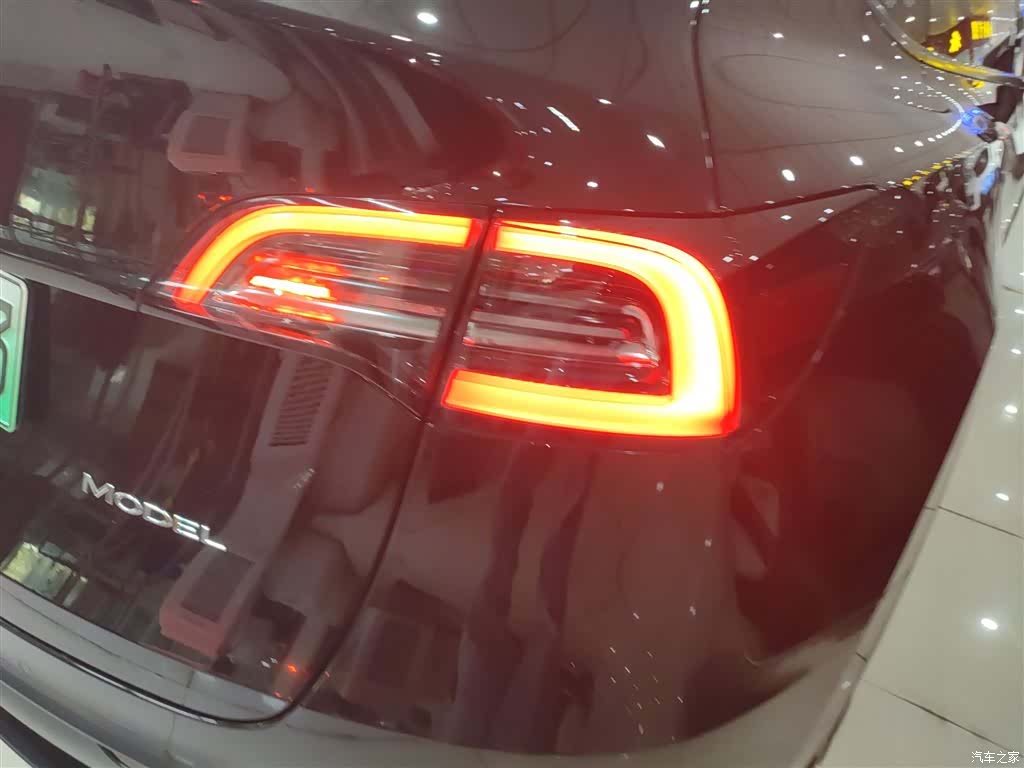 Tesla Model Y, 2024 23