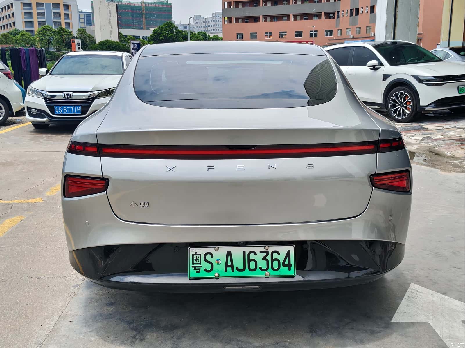 Xpeng P7, 2022 все фото