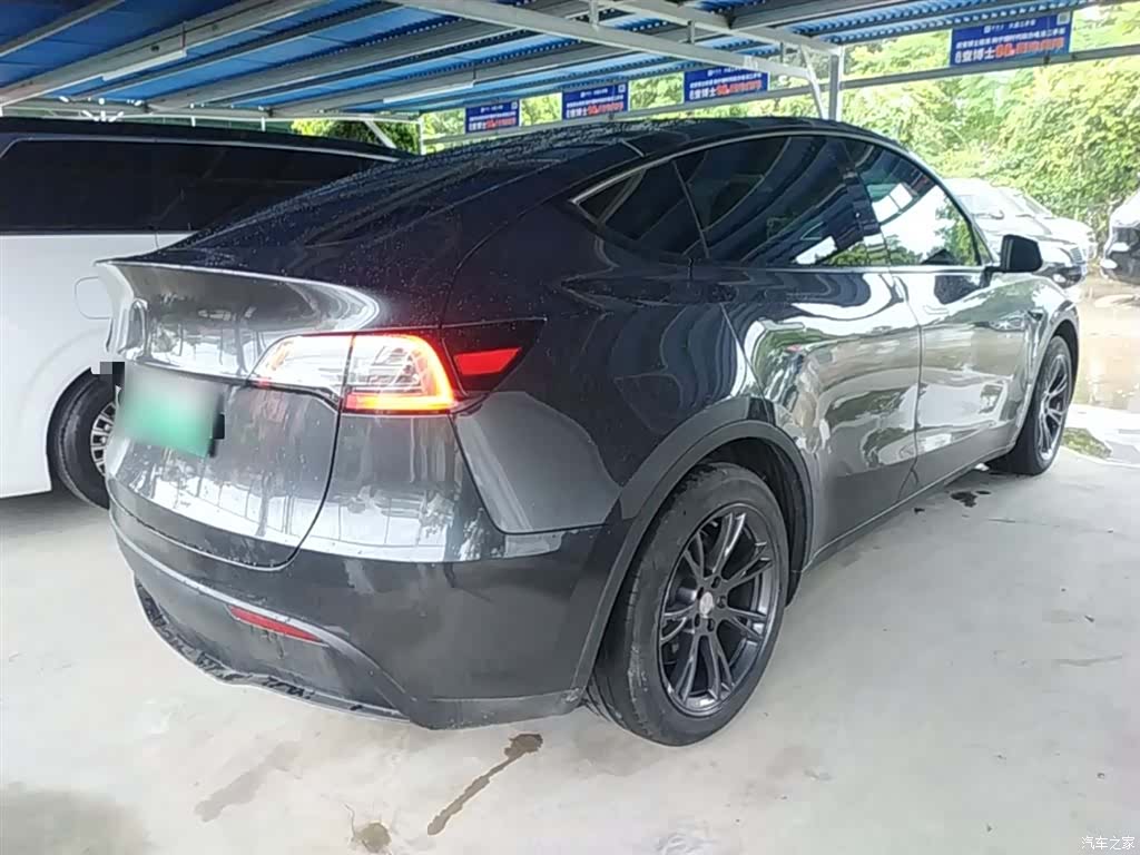 Tesla Model Y, 2024 7