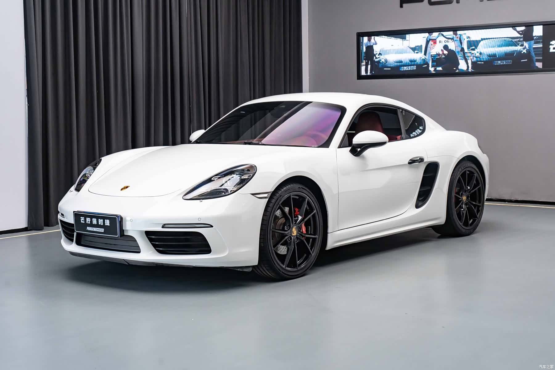 Porsche Cayman, 2019 1