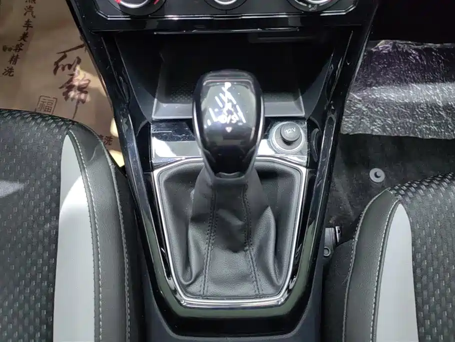 Volkswagen Exploring the shadow