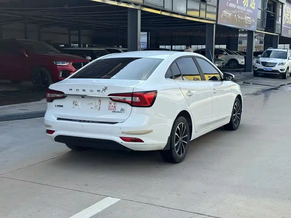Roewe i5