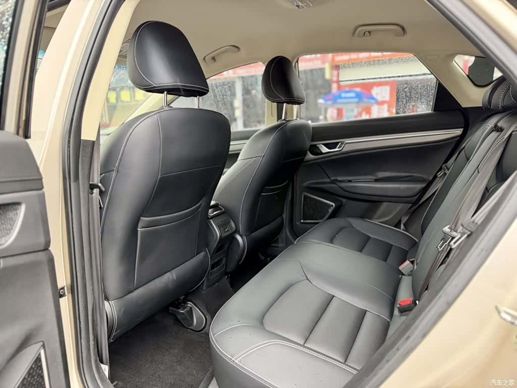 Geely Emgrand, 2017 10