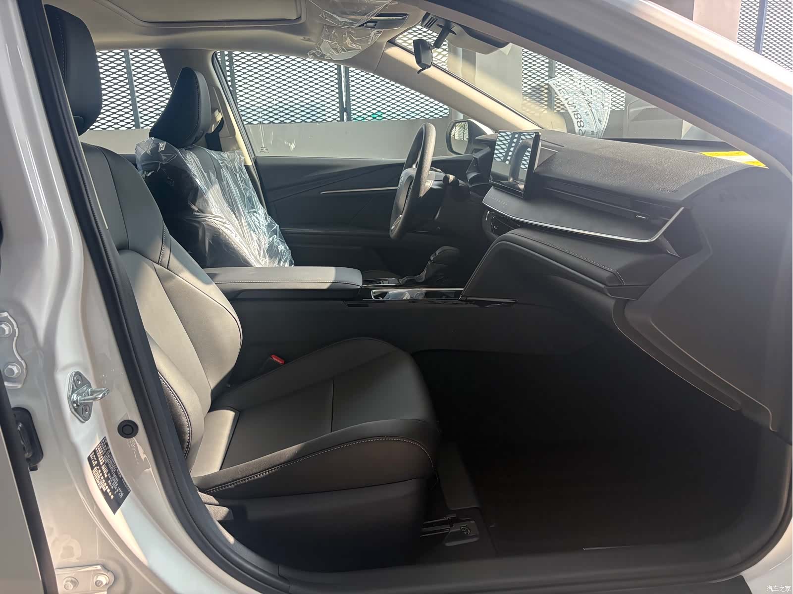 Toyota Camry, 2026 16