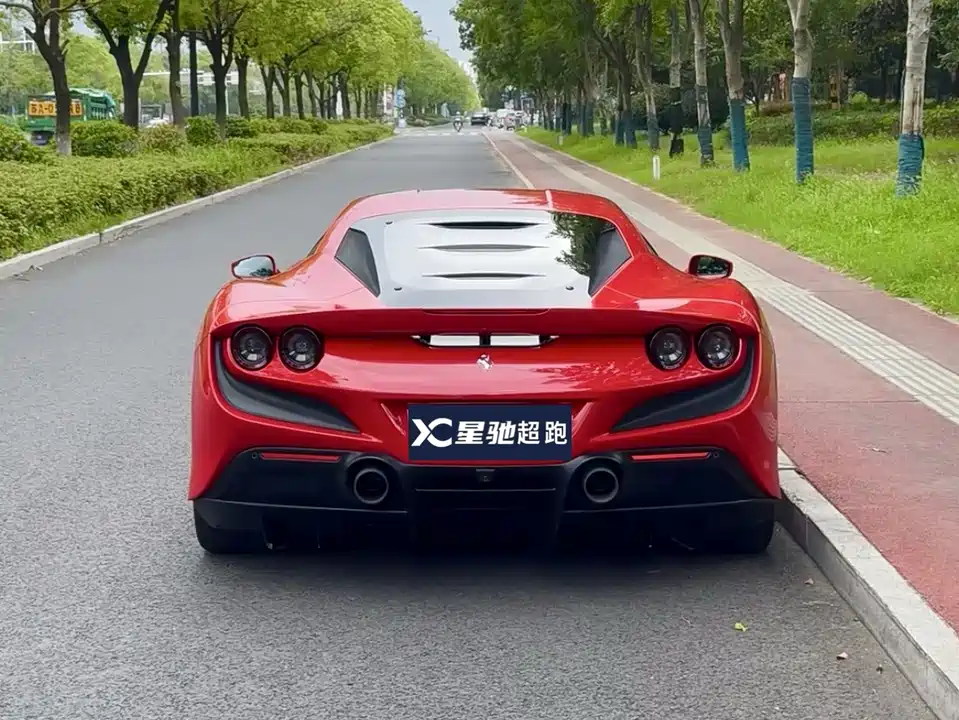 Ferrari F8