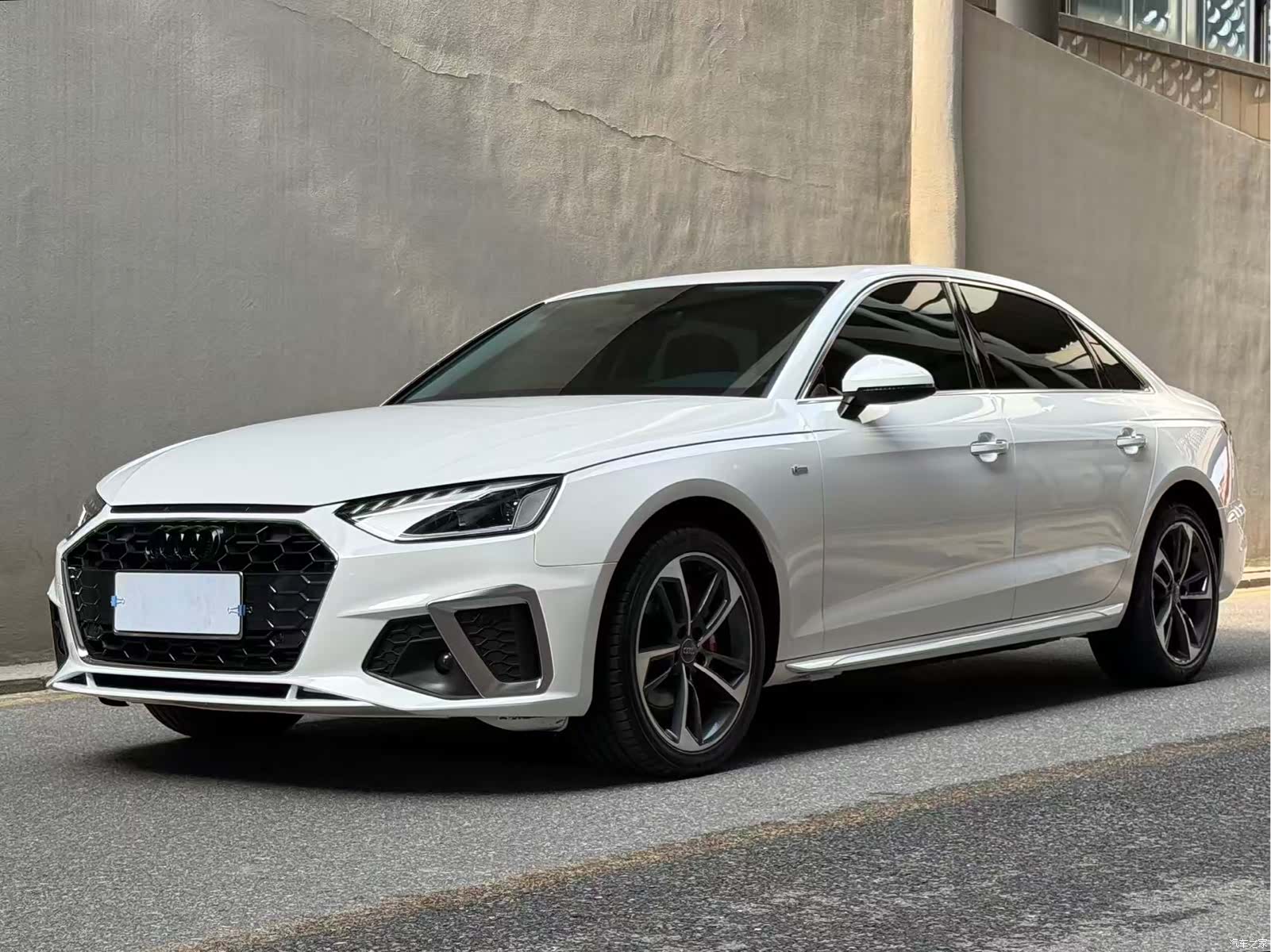 Audi A4L, 2022 1