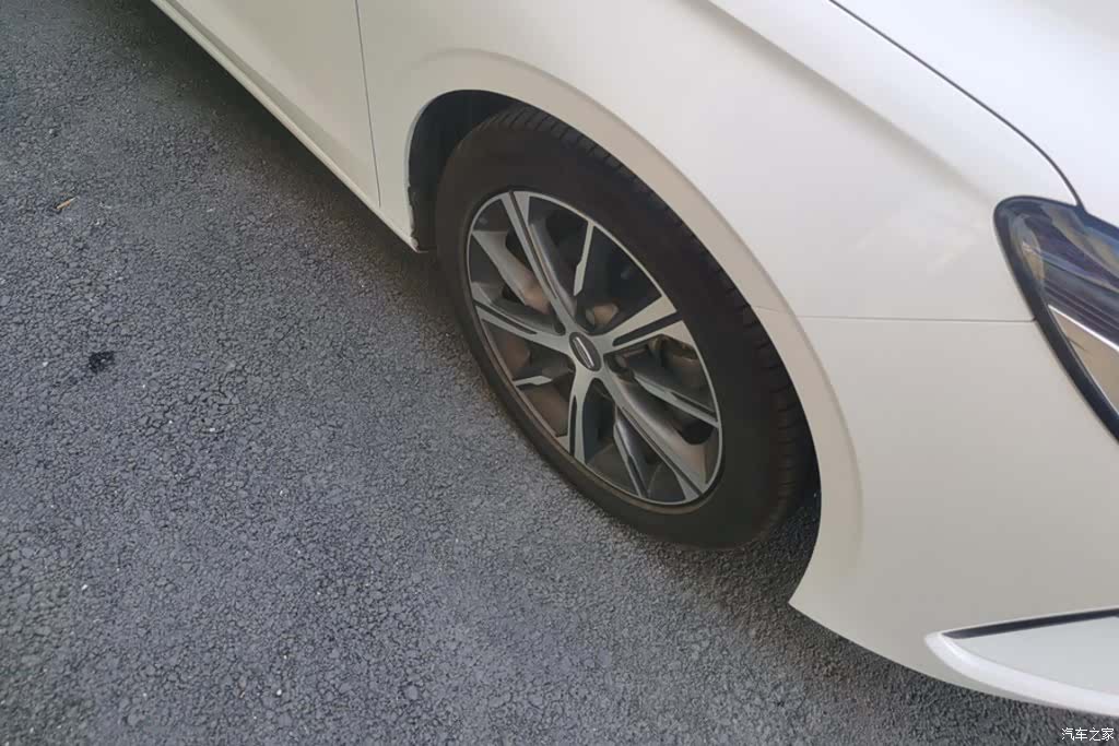 Geely Emgrand, 2022 6