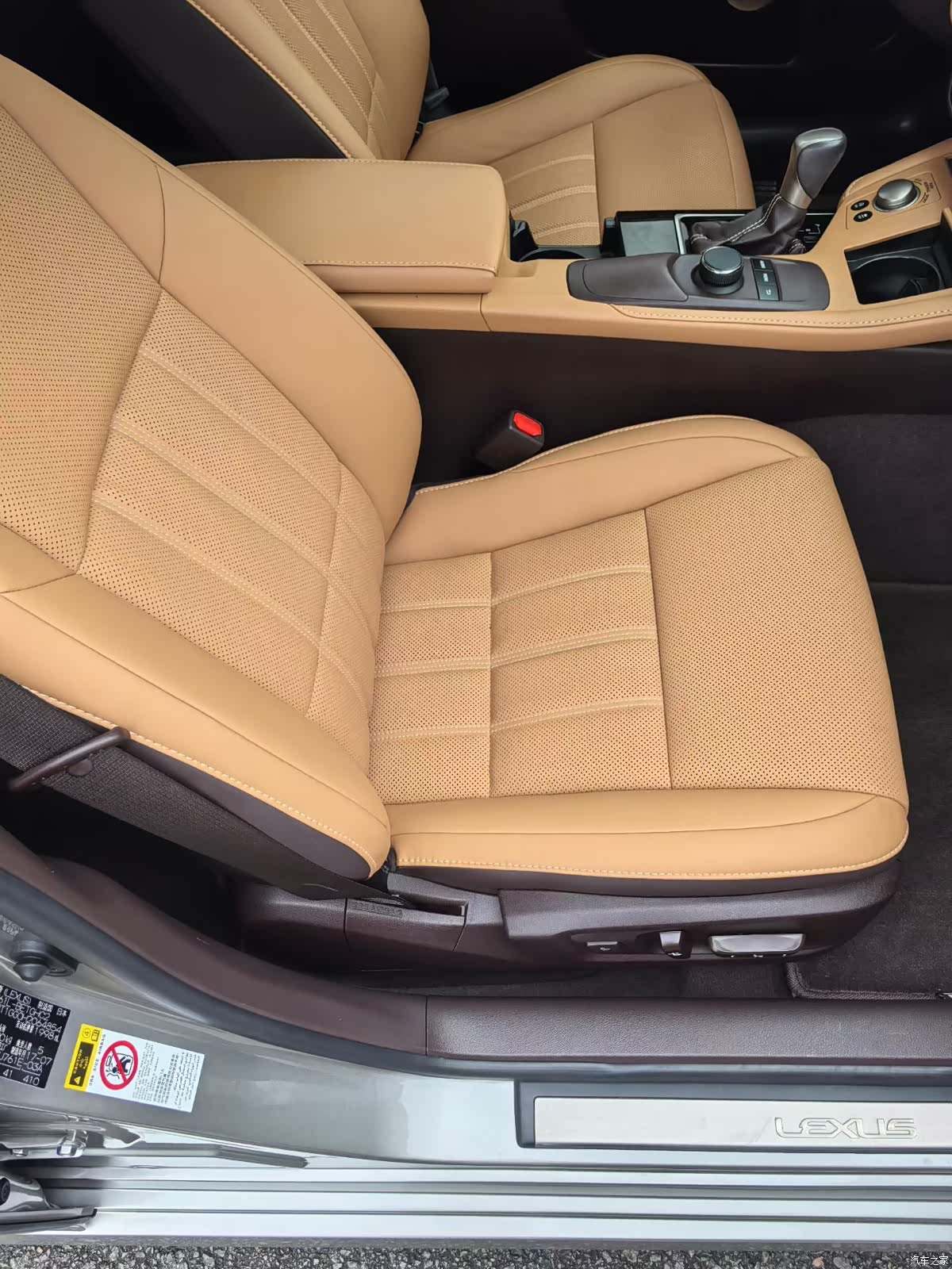 Lexus ES, 2017 7