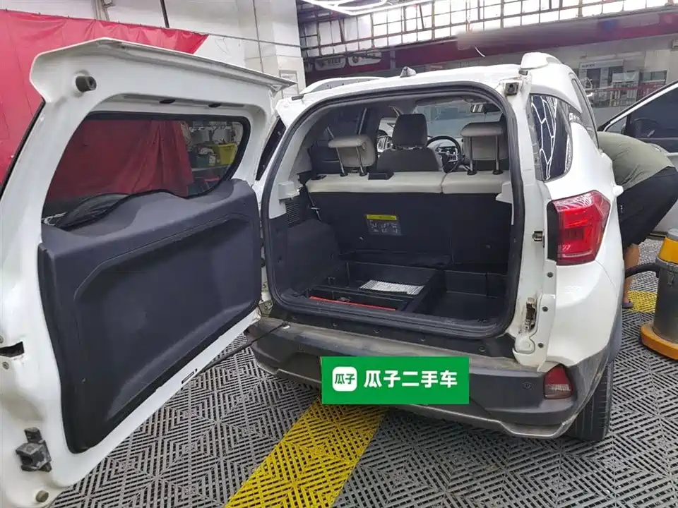 BYD Yuan Pro BYD Yuan Pro