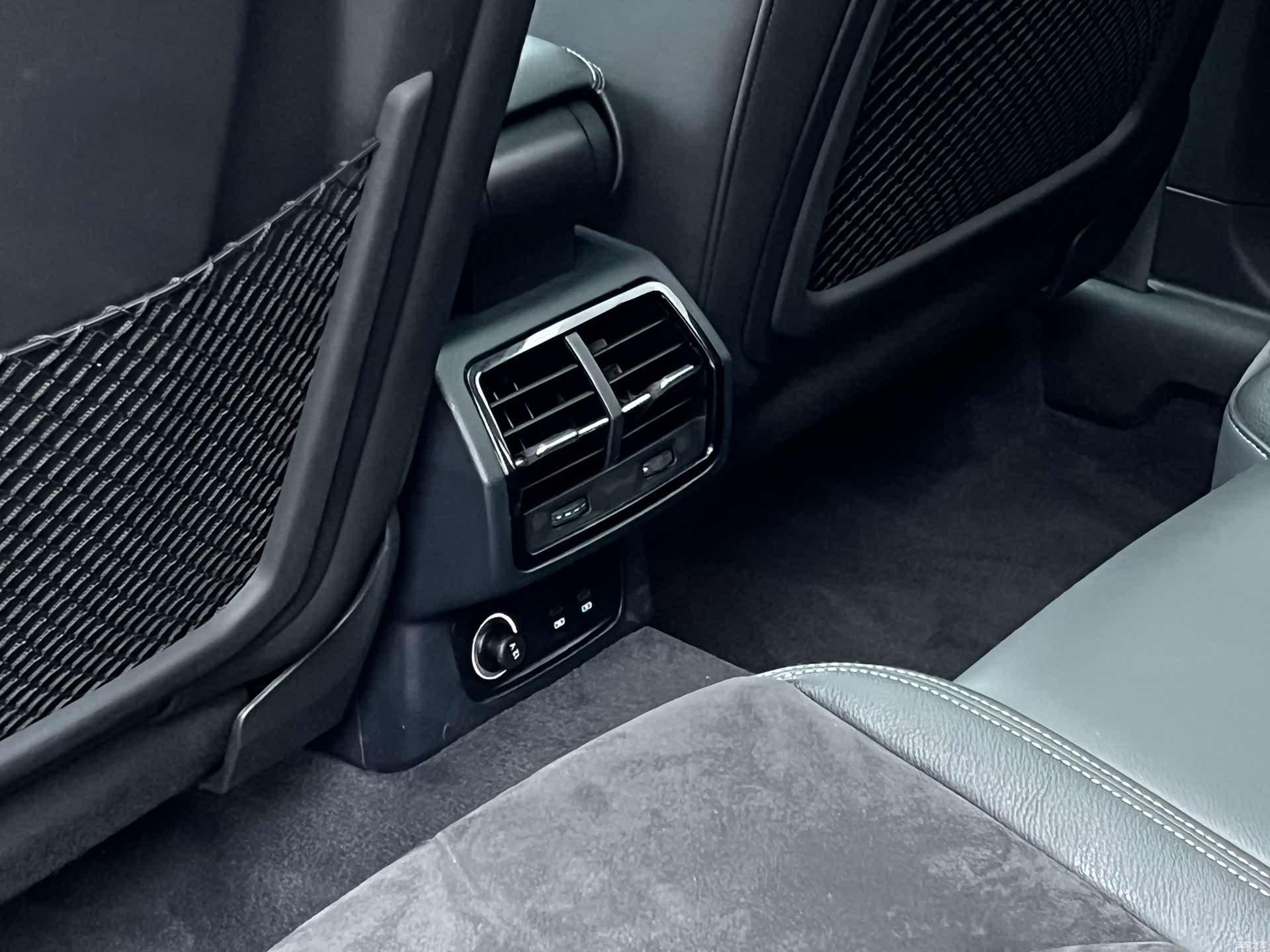 Audi Q3, 2022 12