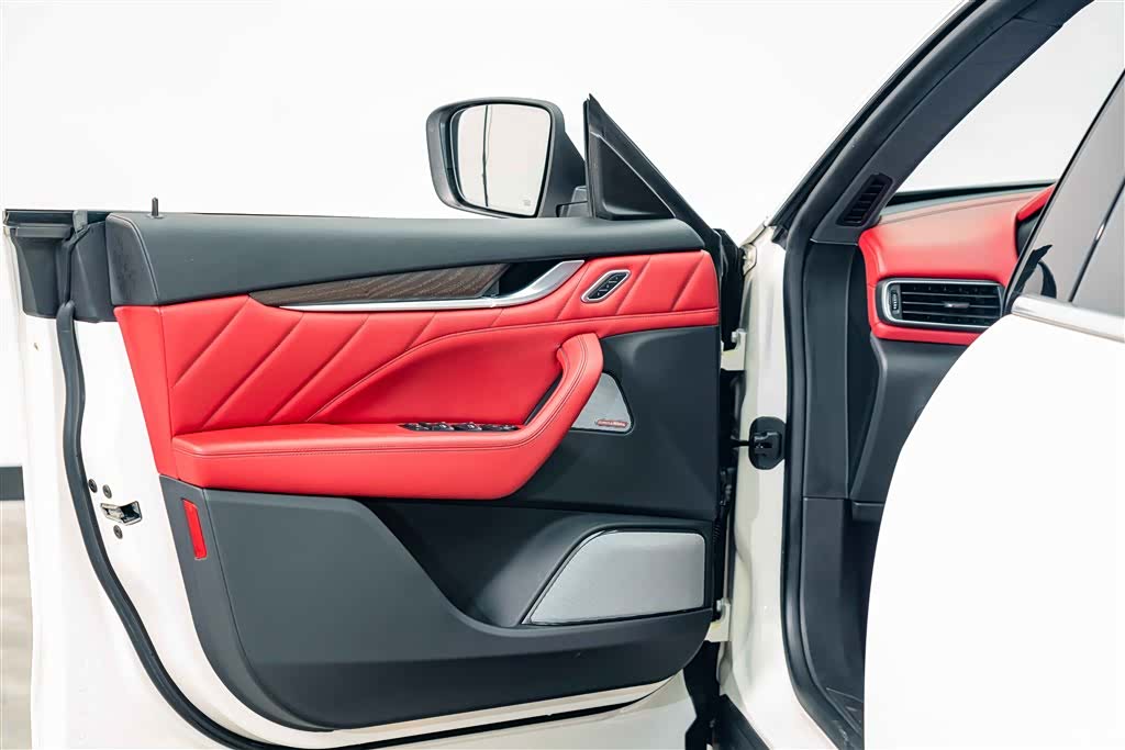 Maserati Levante, 2020 16