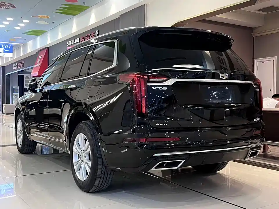 Cadillac XT6