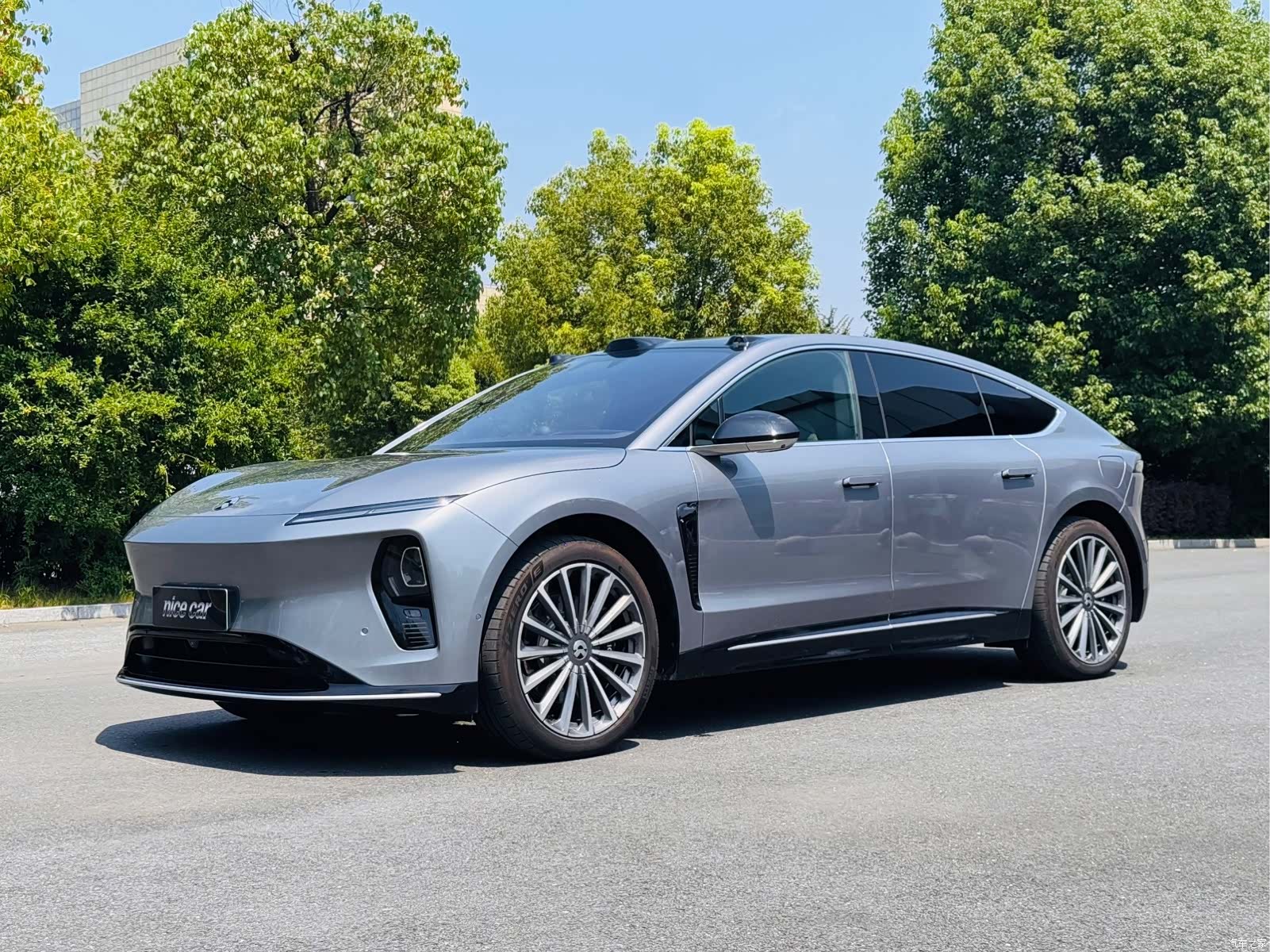 NIO ET9, 2025 1