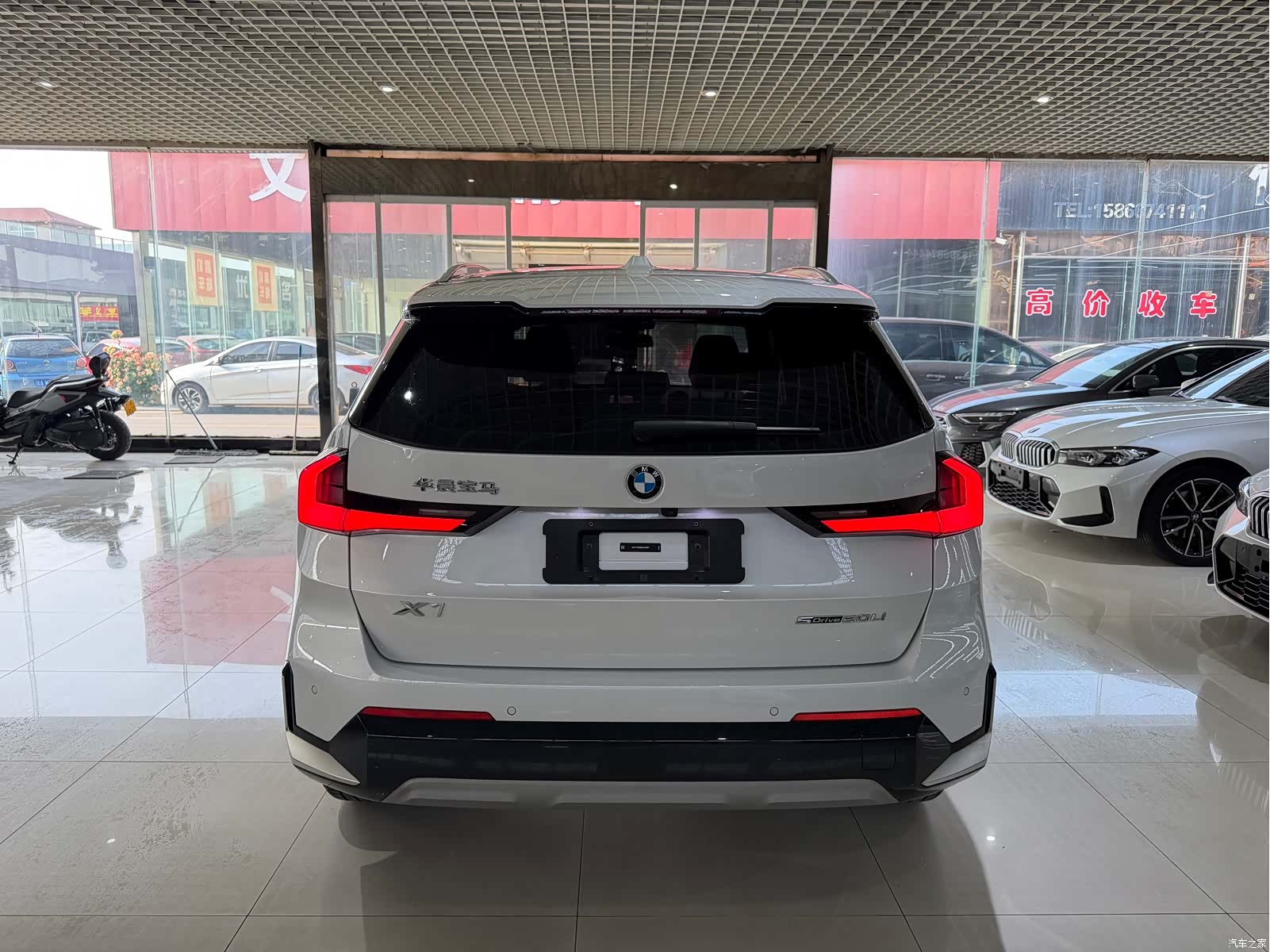 BMW X1, 2023 все фото
