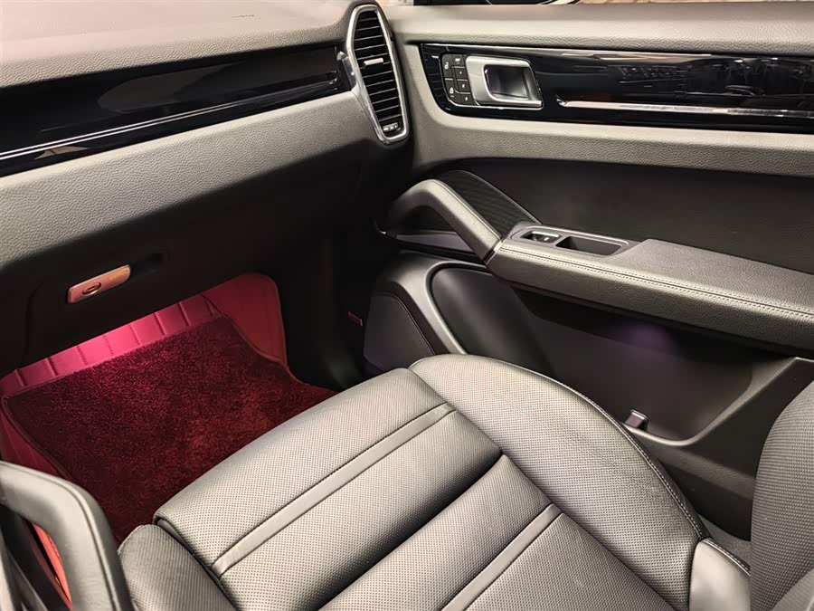 Porsche Cayenne 2022, фото 17