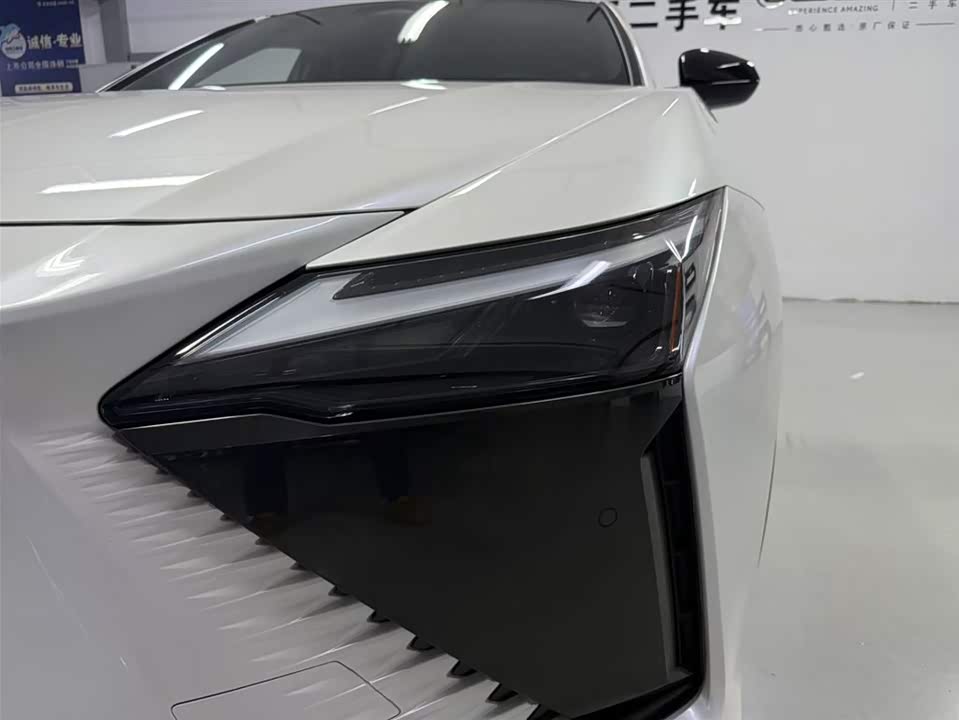 Lexus RZ