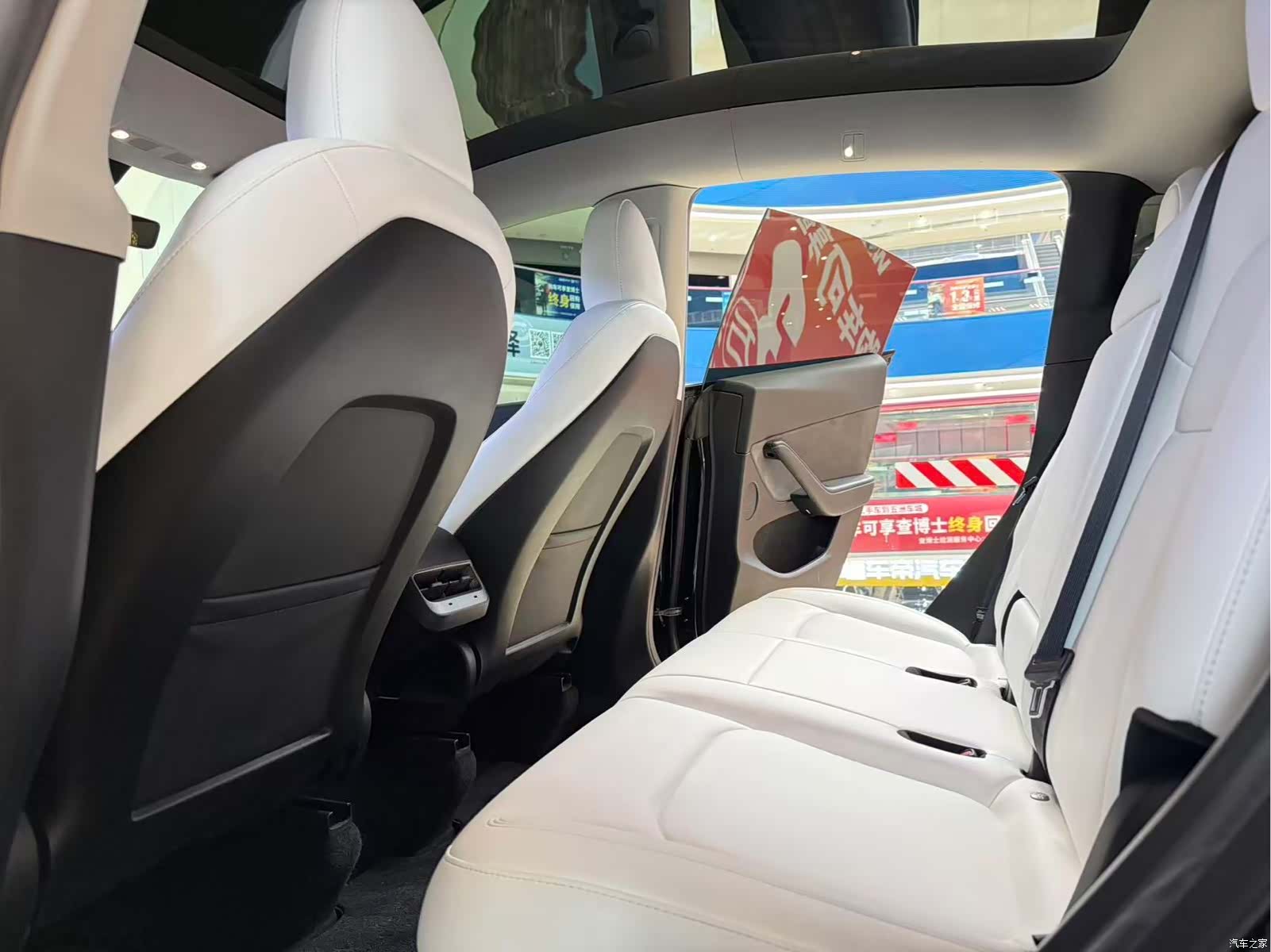 Tesla Model Y, 2022 14