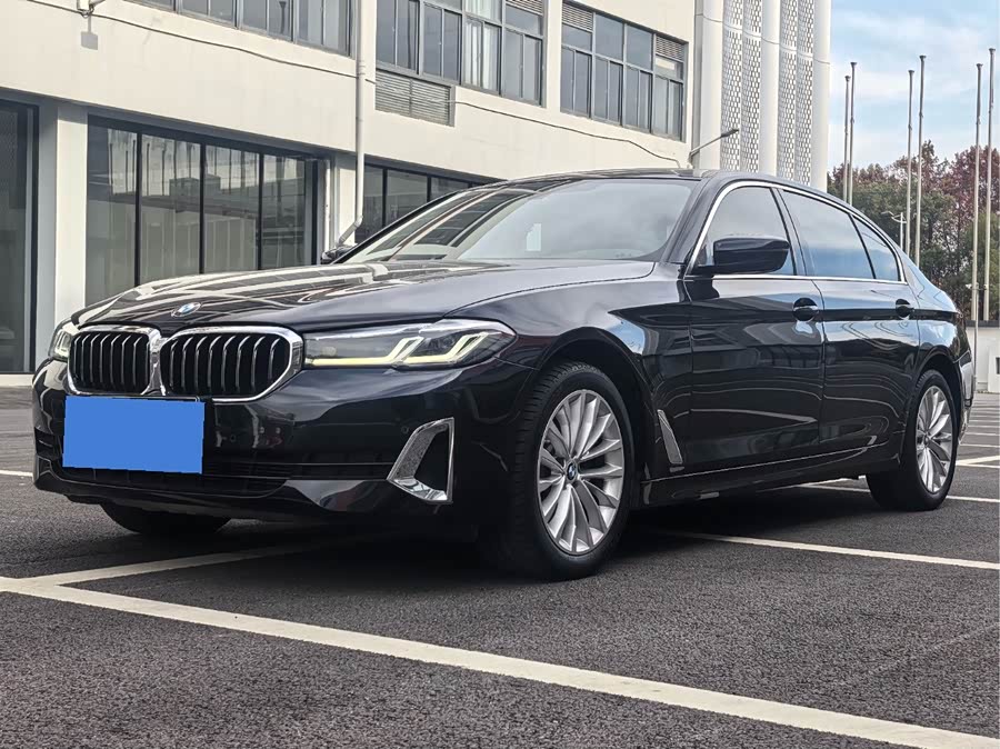 BMW 5 Series 2021, фото 1