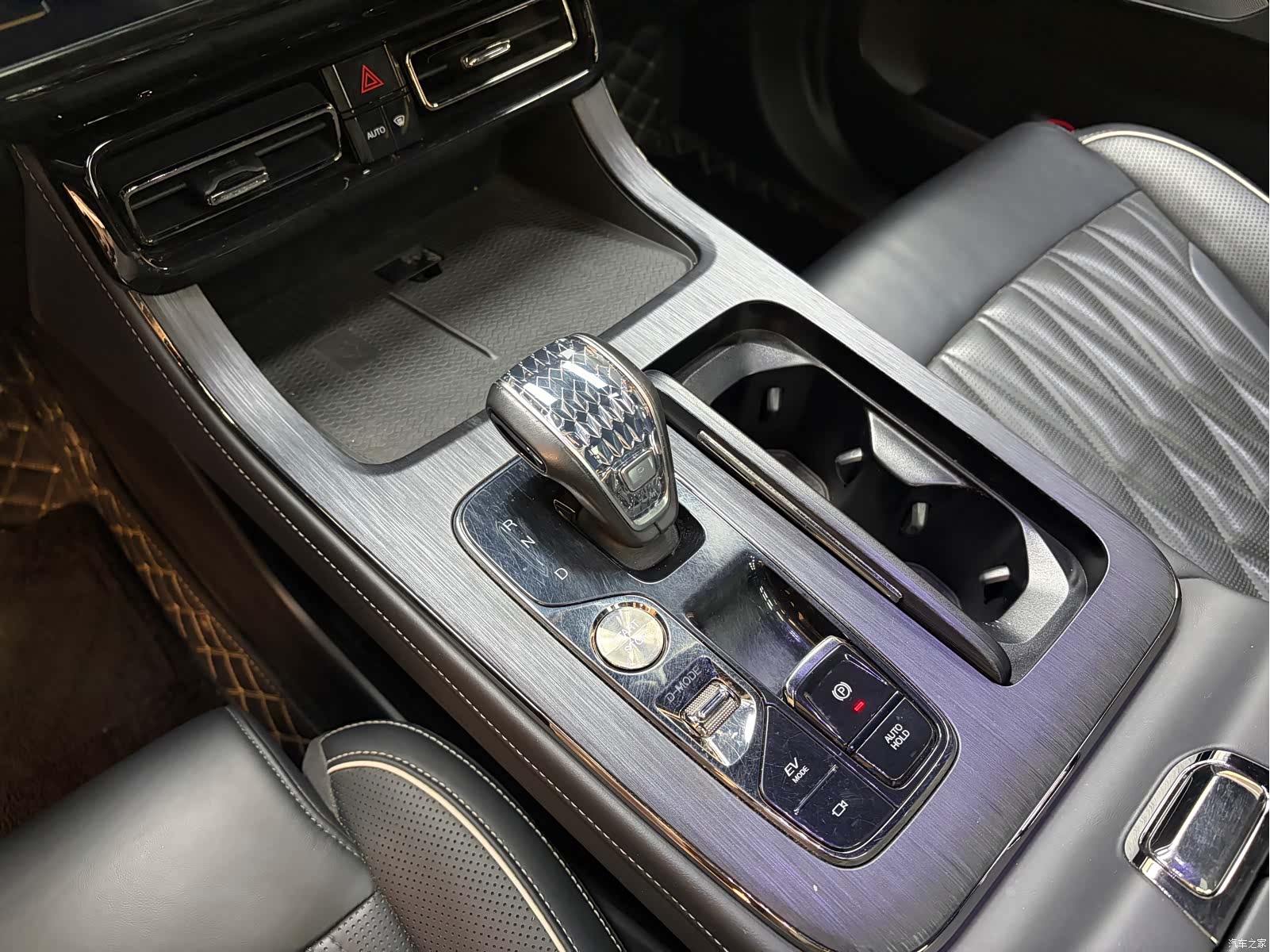 Trumpchi GS8, 2022 14