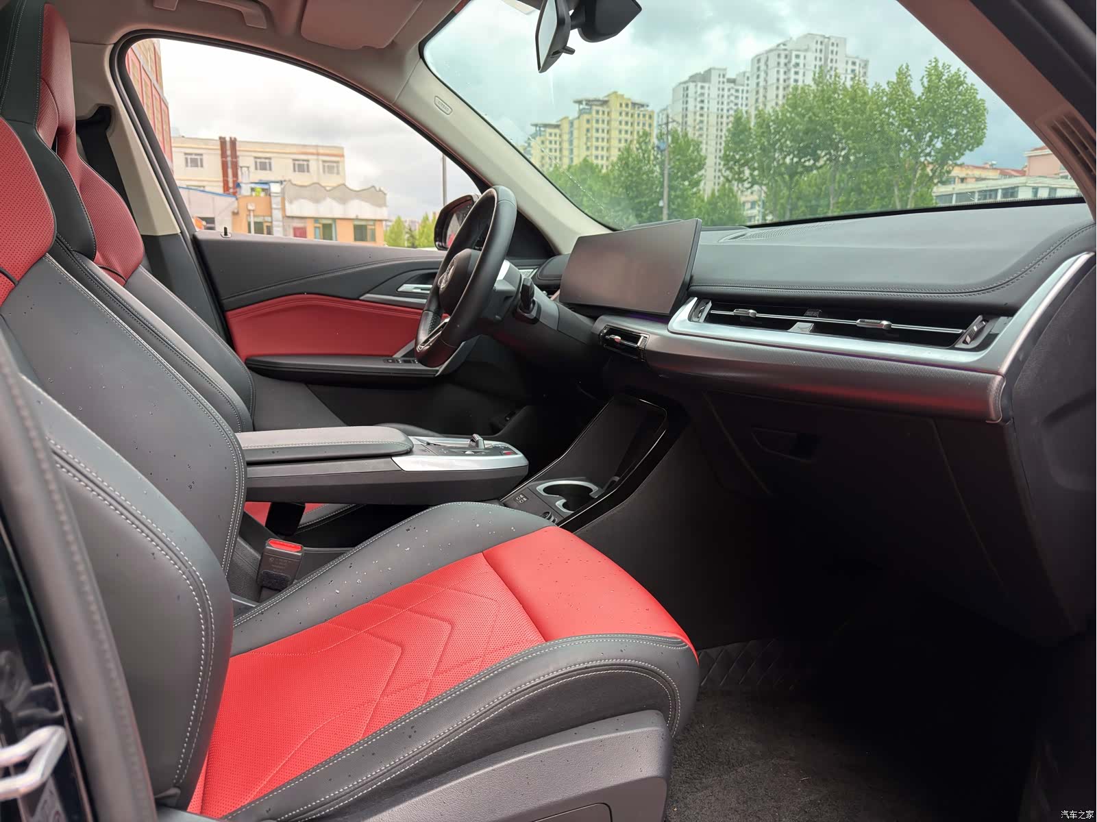 BMW iX1, 2024 14
