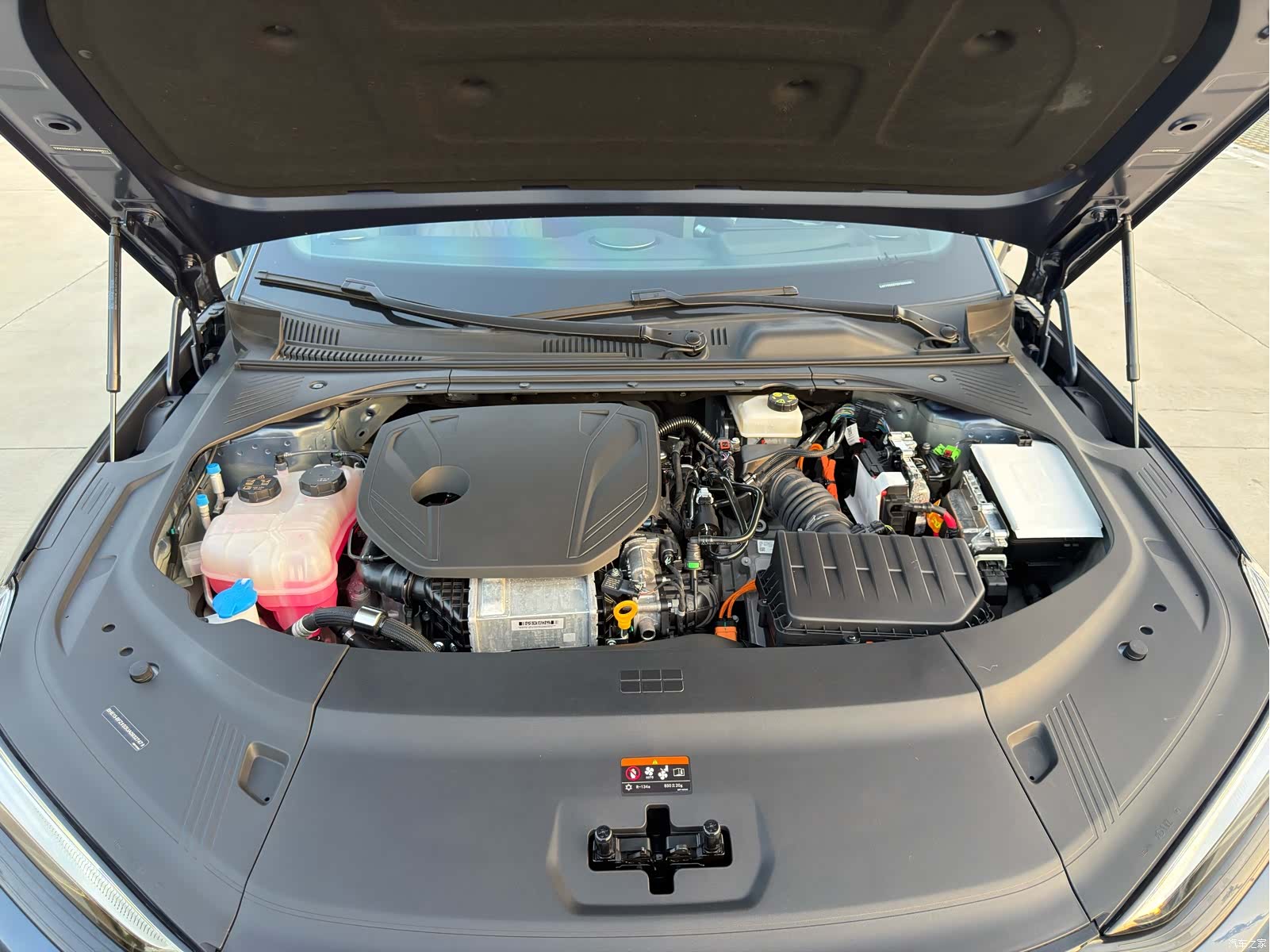 Geely 8, 2025 31