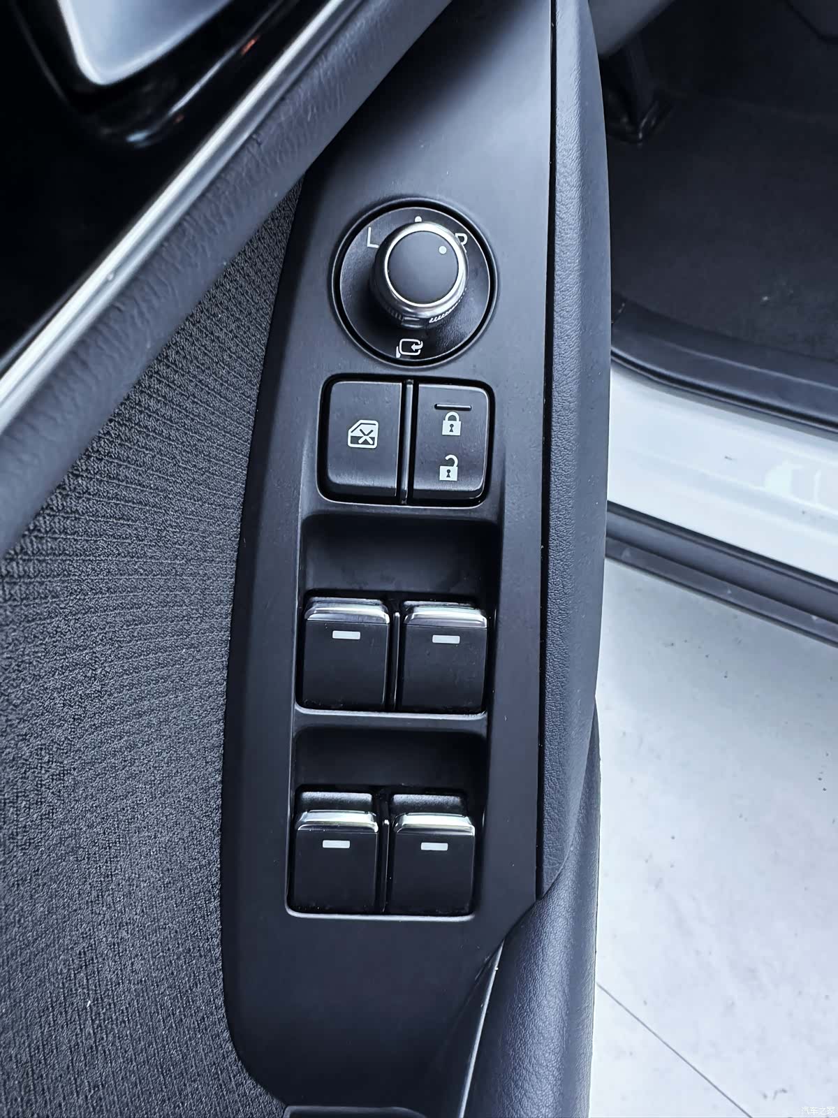 Mazda CX-4, 2023 17