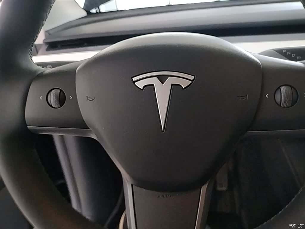 Tesla Model Y, 2023 9