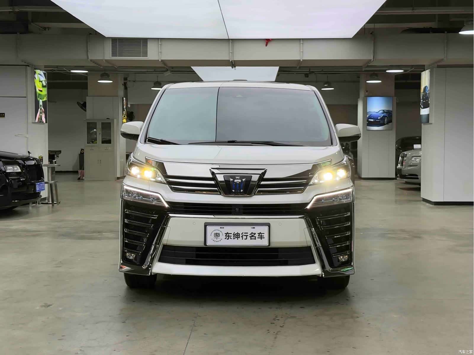 Toyota Vellfire, 2022 2