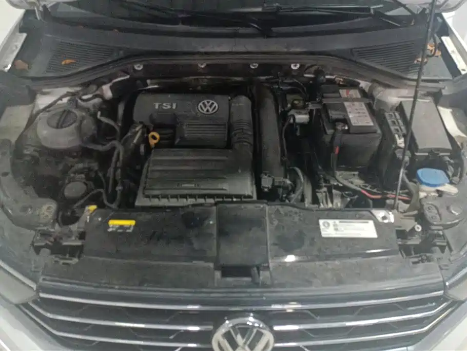 Volkswagen T-ROC exploring Songs