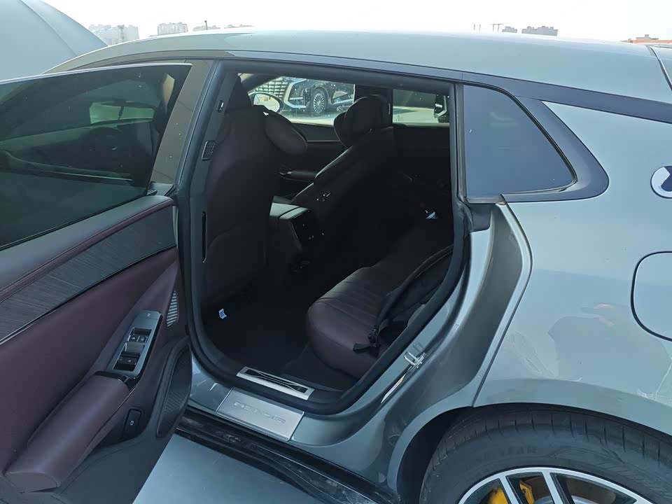 Denza Z9GT Denza Z9GT