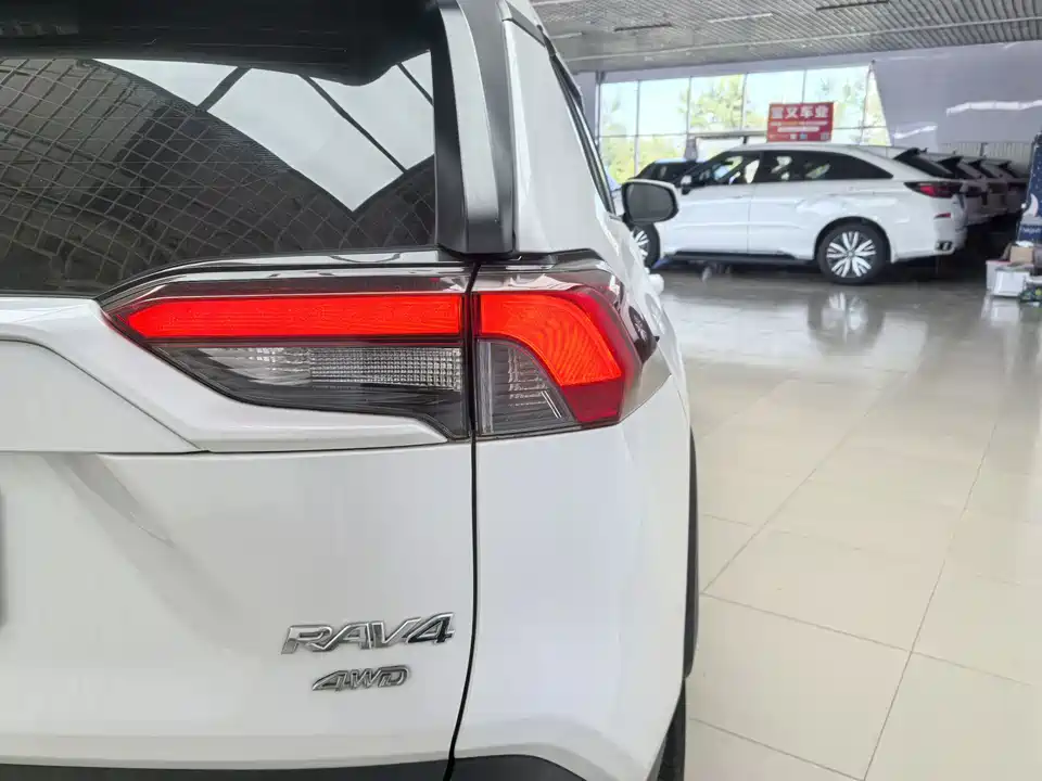 Toyota RAV4 Rongfang