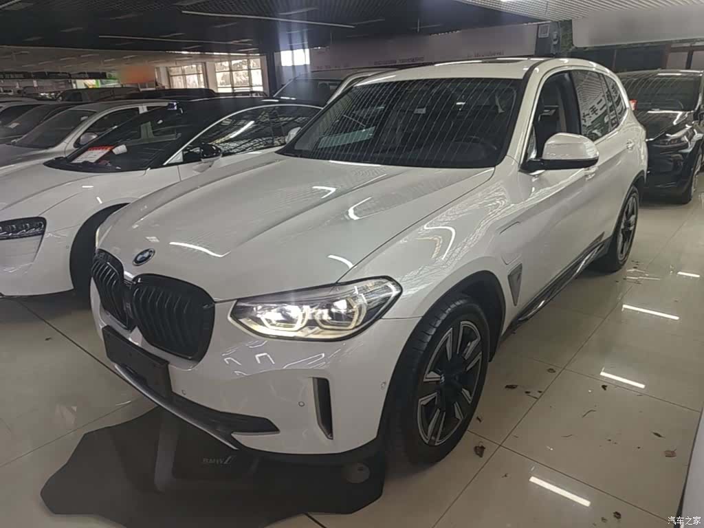 BMW iX3, 2021 1