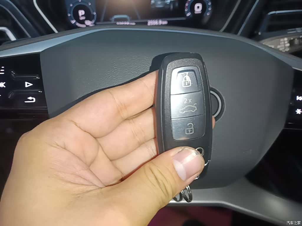Audi Q4 e-tron, 2023 9