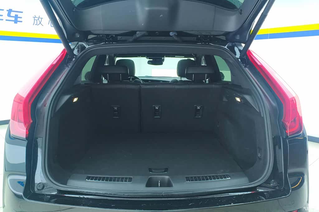 Cadillac XT4, 2023 4