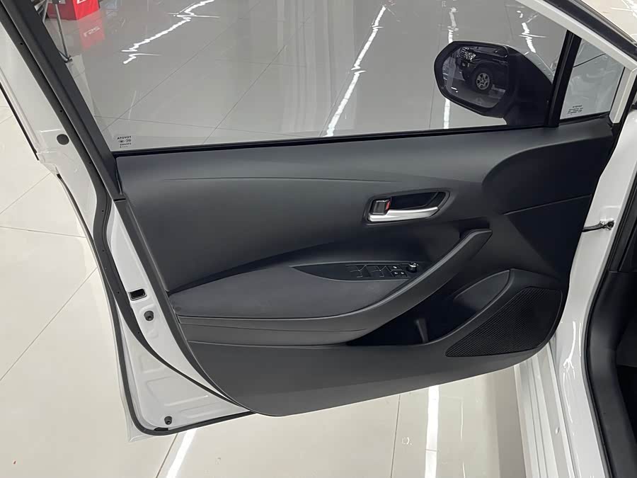 Toyota Corolla 2023, фото 7