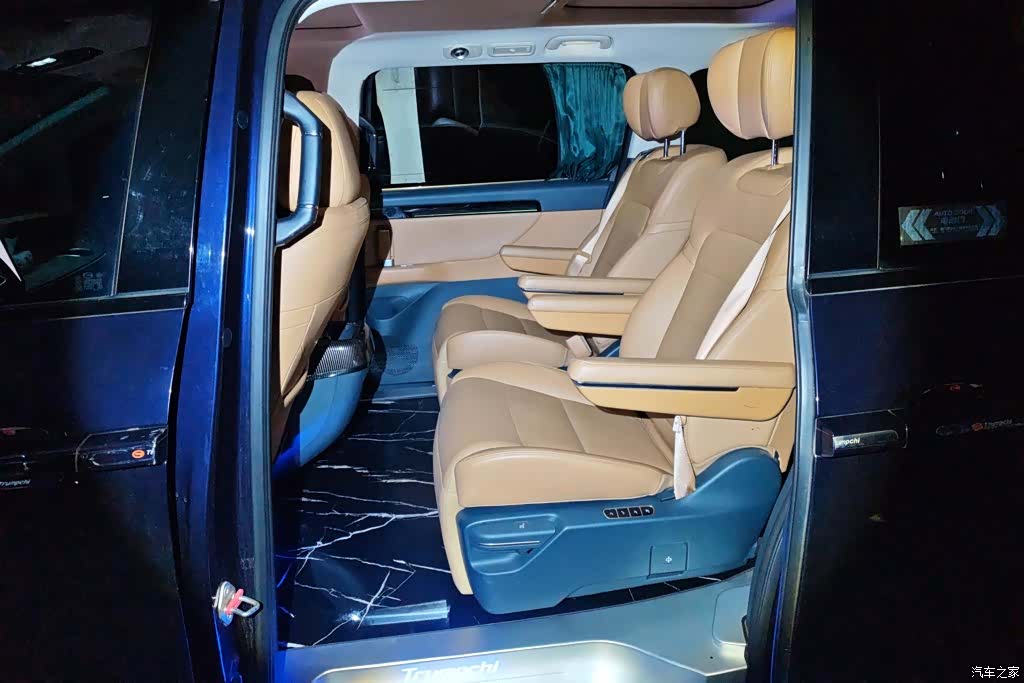 Trumpchi E8, 2023 11