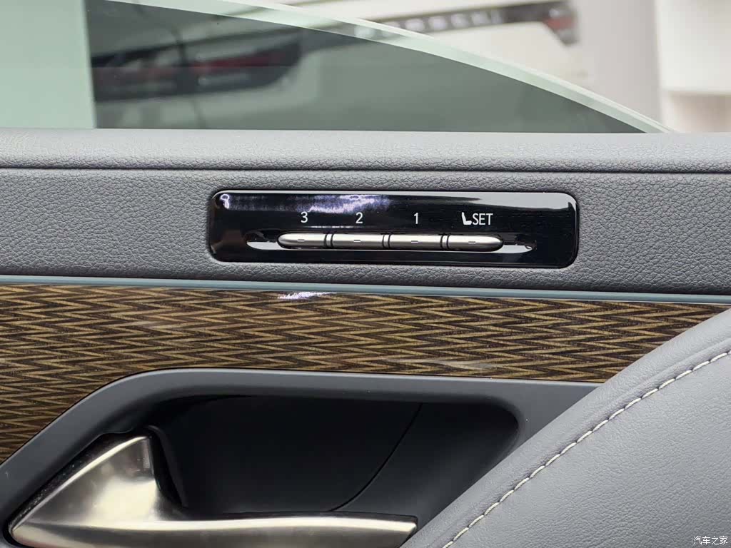 Lexus LX, 2023 17