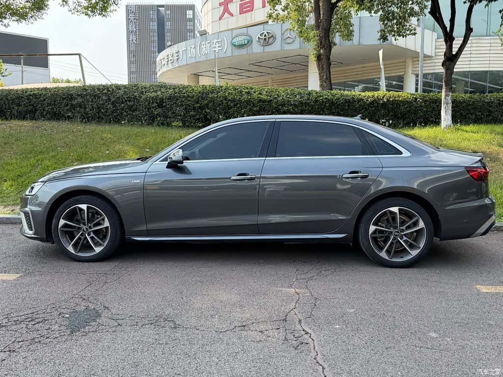 Audi A4L, 2022 3