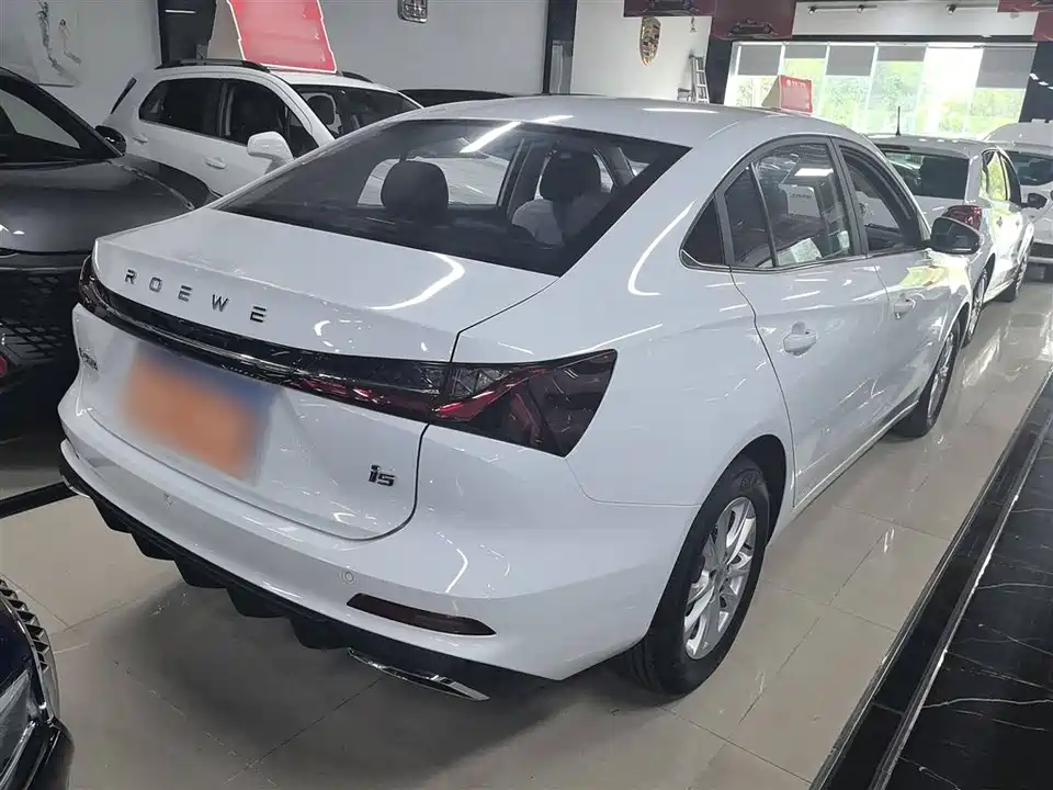 Roewe i5