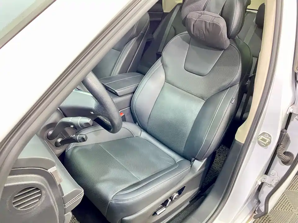 AITO Ask the world M5