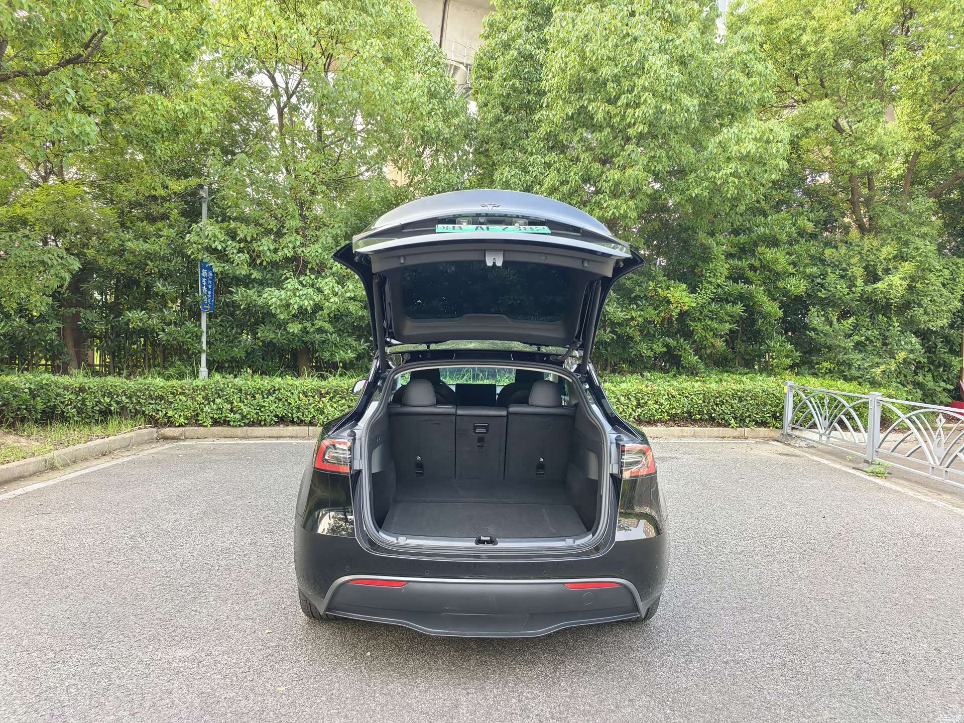 Tesla Model Y, 2022 16