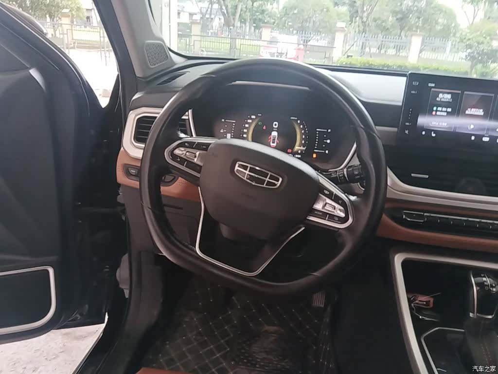 Geely X6, 2020 11