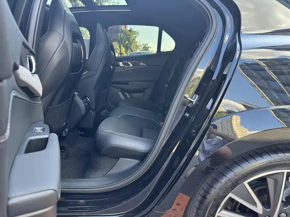 Lynk & Co 02 Hatchback