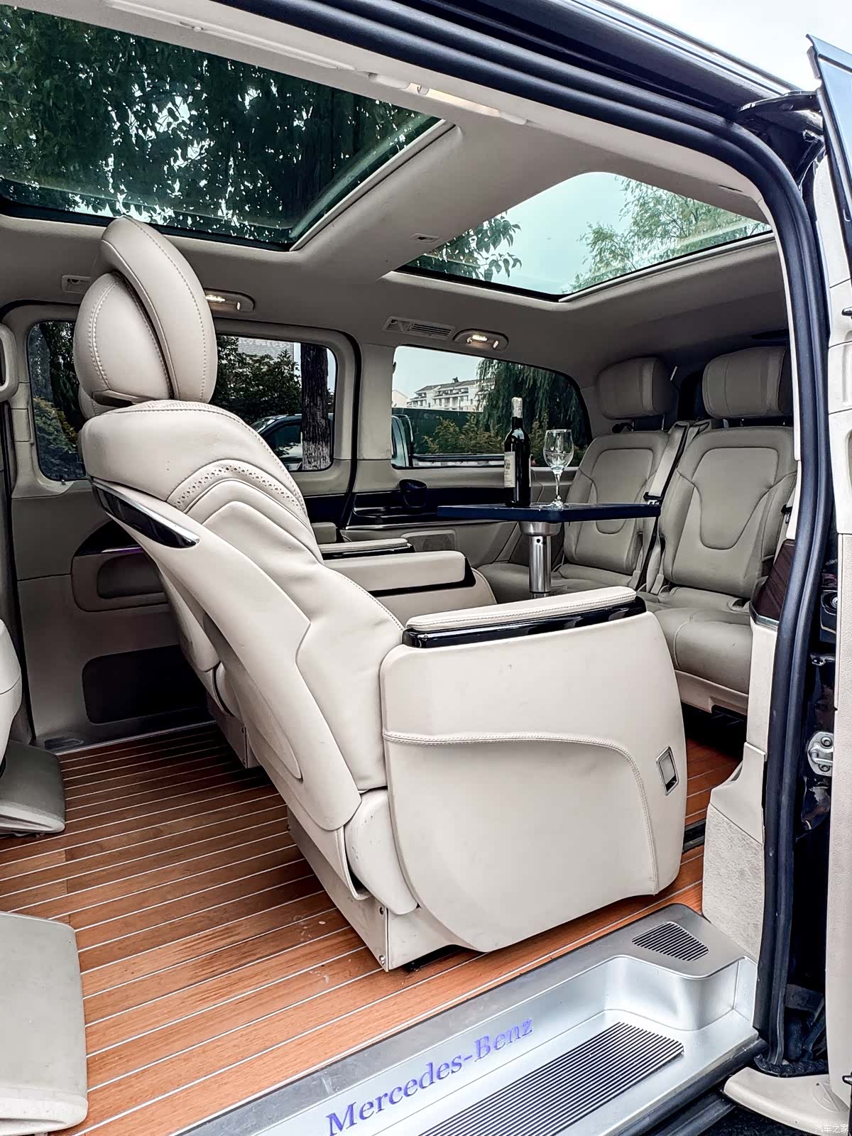 Mercedes-Benz V-Class, 2021 24